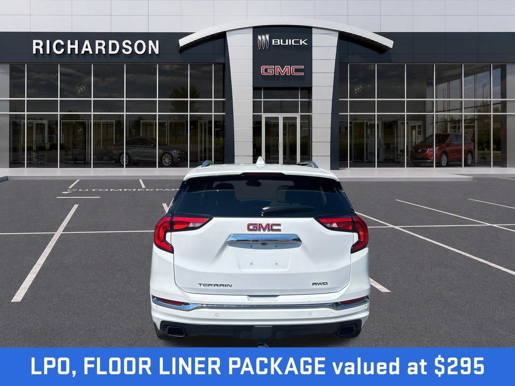 Used 2020 GMC Terrain Denali w/ Denali Premium Package AWD/4WD image 4