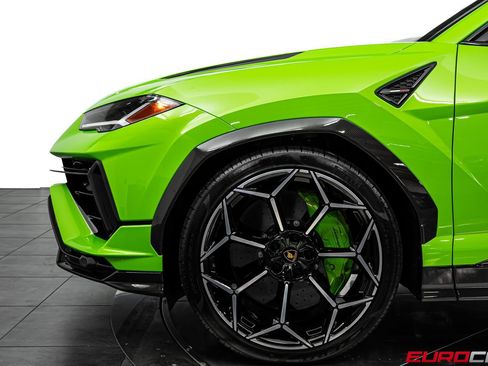 Used 2023 Lamborghini Urus Performante AWD/4WD image 17