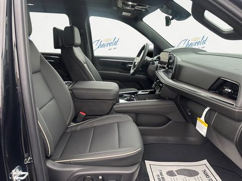 New 2026 Chevrolet Suburban Premier AWD/4WD image 13