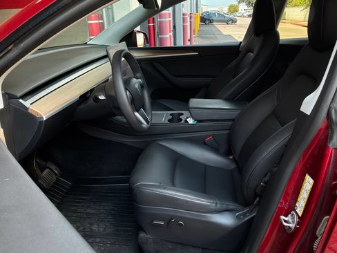 Used 2024 Tesla Model Y Long Range AWD/4WD image 10