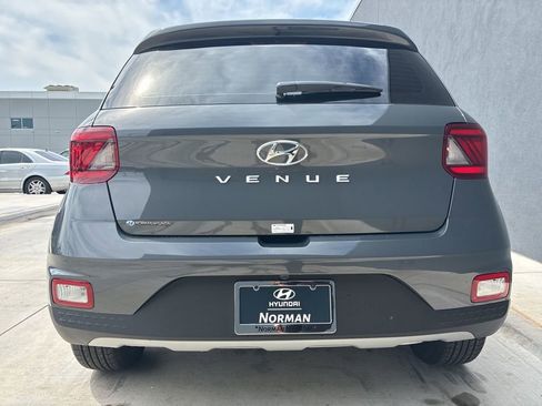 New 2026 Hyundai Venue SEL FWD image 5