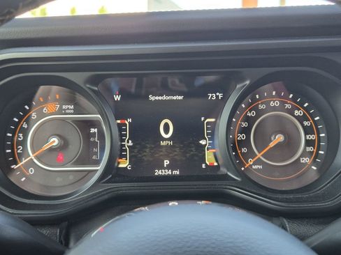 Used 2024 Jeep Wrangler Unlimited Sahara w/ Safety Group AWD/4WD image 16