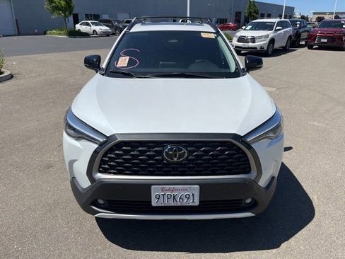Used 2025 Toyota Corolla Cross XLE w/ Convenience Package AWD/4WD image 2