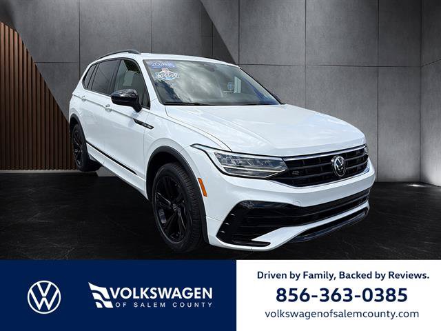 Certified 2024 Volkswagen Tiguan SE R-Line AWD/4WD image 1
