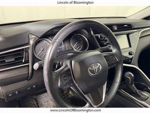 Used 2018 Toyota Camry SE image 30