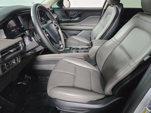 Certified 2025 Lincoln Corsair FWD image 10