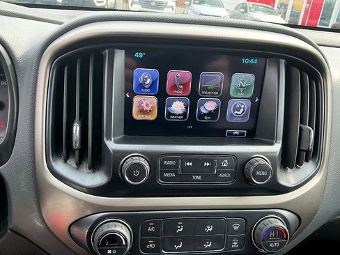 Used 2017 Chevrolet Colorado Z71 image 16