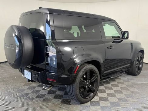 Used 2024 Land Rover Defender 90 V8 AWD/4WD image 9