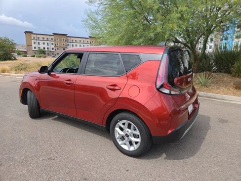 Certified 2025 Kia Soul S FWD image 5