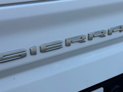 Used 2025 GMC Sierra 1500 SLT AWD/4WD image 11