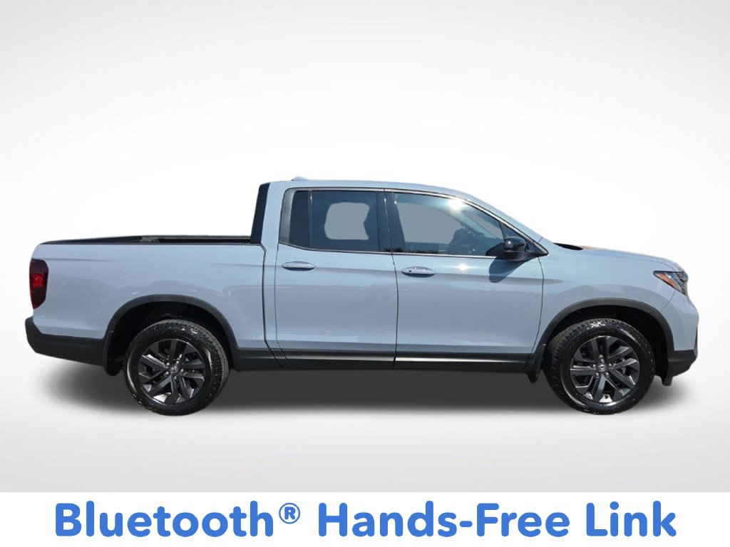 Used 2025 Honda Ridgeline Sport image 2