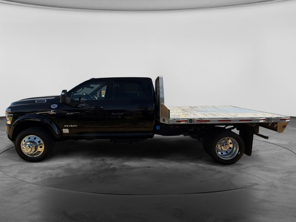 Used 2026 RAM 5500 4x4 Crew Cab w/ Laramie Trim Package image 5