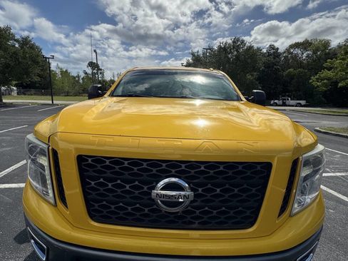 Used 2017 Nissan Titan PRO-4X AWD/4WD image 7