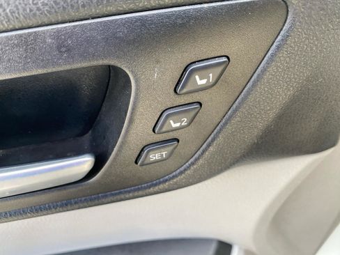 Used 2016 Toyota Highlander Limited image 16