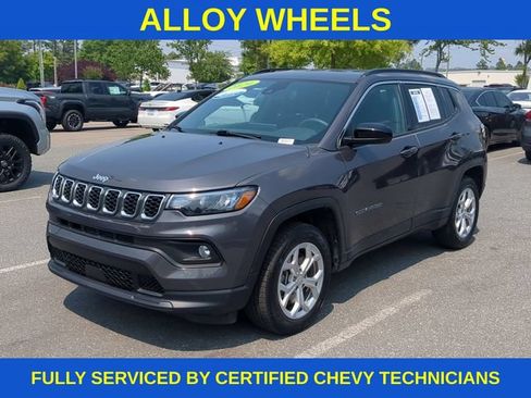 Used 2024 Jeep Compass Latitude AWD/4WD image 10