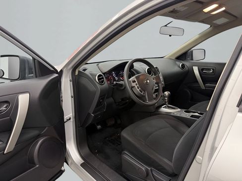 Used 2014 Nissan Rogue S w/ Convenience Package FWD image 9