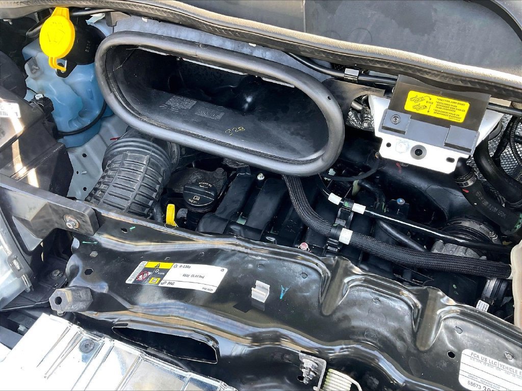 Used 2025 RAM ProMaster 2500 w/ U-Haul Equipment Group FWD image 33