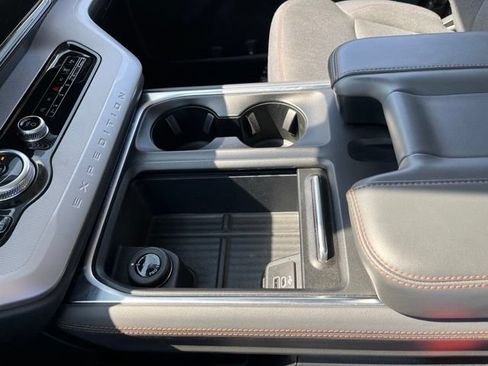 Used 2025 Ford Expedition Active RWD image 23