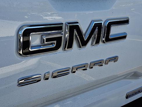 Used 2023 GMC Sierra 1500 Elevation image 8