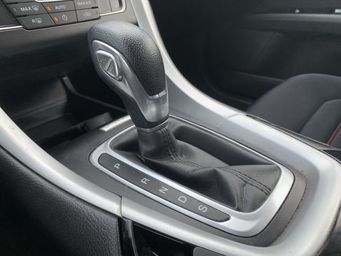 Used 2016 Ford Fusion SE FWD image 26