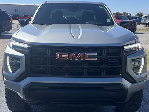 Used 2024 GMC Canyon Elevation image 3