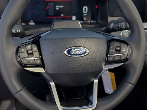 New 2026 Ford Explorer Platinum image 13