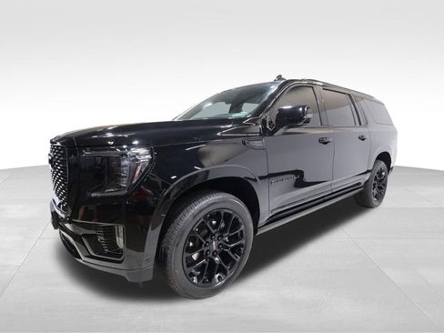 Certified 2023 GMC Yukon XL Denali w/ Advanced Technology Package AWD/4WD image 8