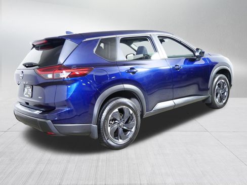 Used 2025 Nissan Rogue SV AWD/4WD image 7
