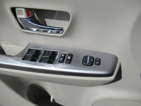 Used 2017 Toyota Prius V Five FWD image 21