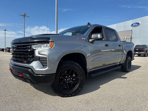 Used 2023 Chevrolet Silverado 1500 LT Trail Boss w/ LT Trail Boss Premium Package AWD/4WD image 1
