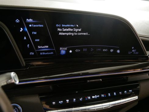 Used 2021 Cadillac Escalade ESV Premium Luxury AWD/4WD image 22