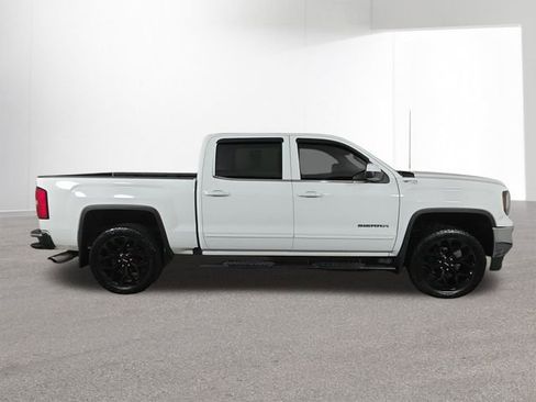 Used 2017 GMC Sierra 1500 SLE image 41