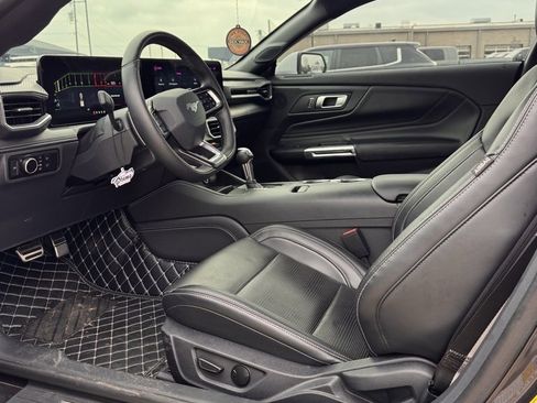 Used 2024 Ford Mustang GT Premium image 6