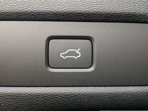 New 2026 Volvo XC60 B5 Plus w/ Protection Package Premier image 32