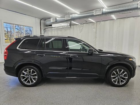 Used 2017 Volvo XC90 T6 Momentum w/ Vision Package image 4