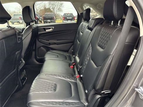 Used 2024 Ford Edge Titanium image 11