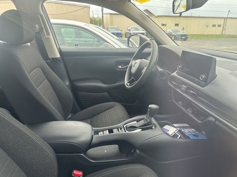 Certified 2025 Honda HR-V LX image 9