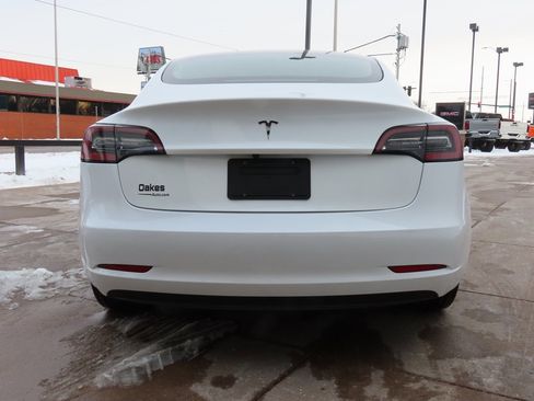 Used 2023 Tesla Model 3 Standard Range image 6