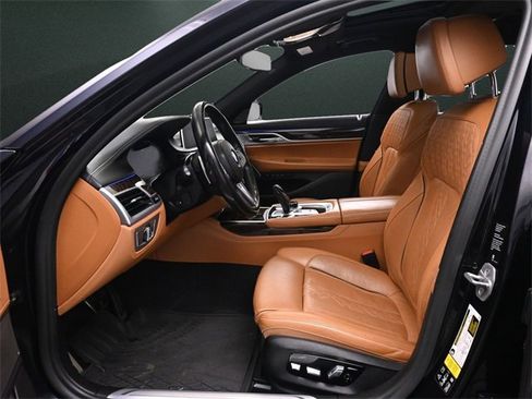 Used 2022 BMW 750i xDrive 750i xDrive w/ Executive Package image 11