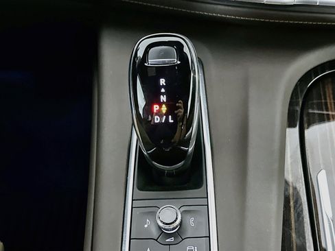 Used 2023 Cadillac Escalade Premium Luxury RWD image 25