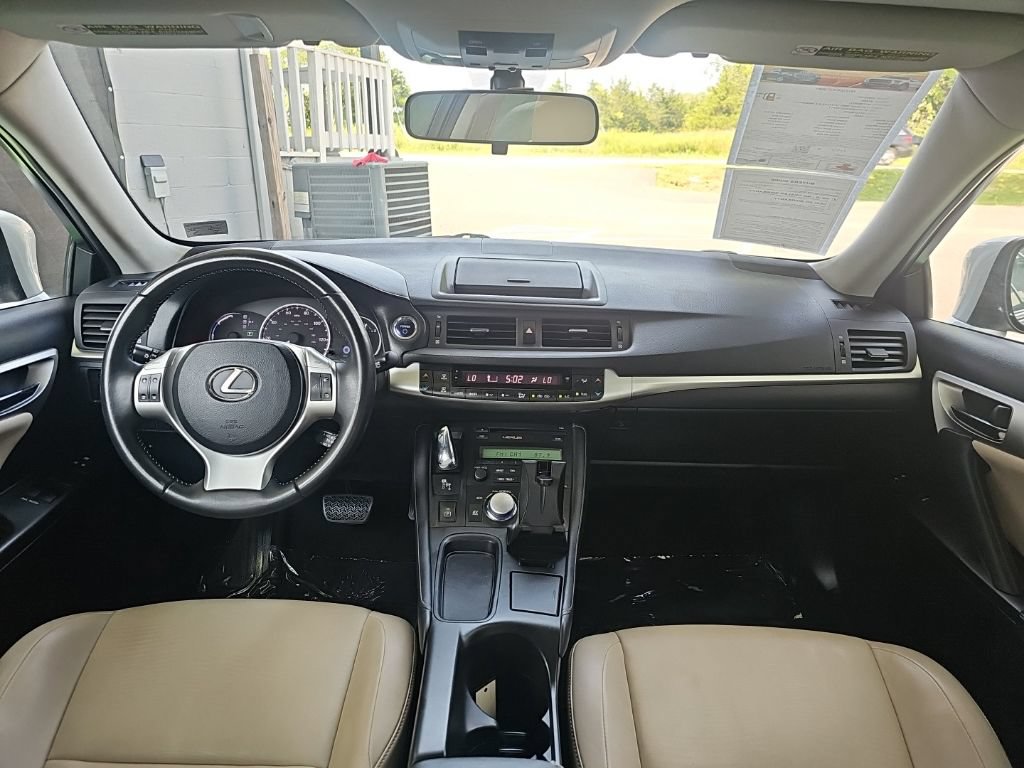 Used 2012 Lexus CT 200h Premium FWD image 16