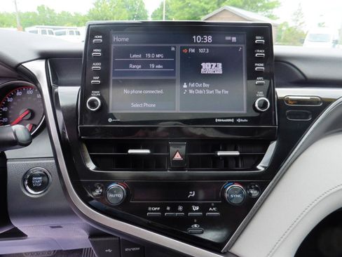 Used 2023 Toyota Camry XSE FWD image 9