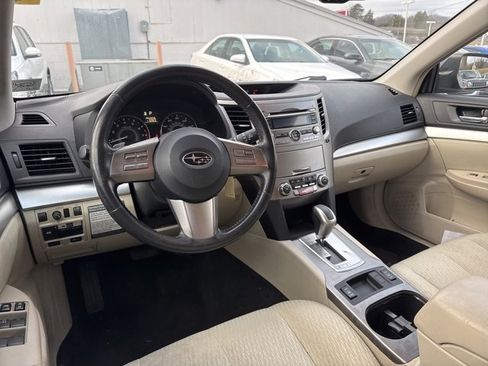 Used 2010 Subaru Outback 2.5i Premium image 12