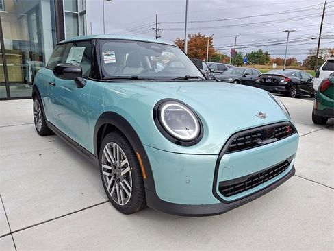 New 2026 MINI Cooper S image 2