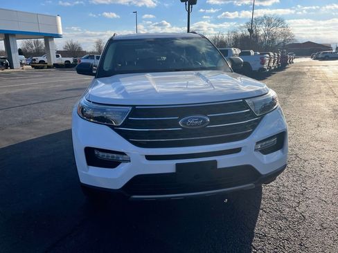 Used 2023 Ford Explorer XLT w/ Equipment Group 202A image 8