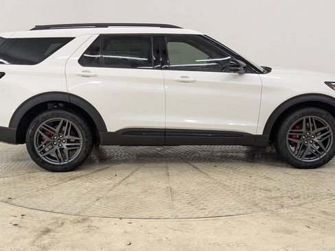 New 2026 Ford Explorer ST w/ Sun And Sound Package image 8