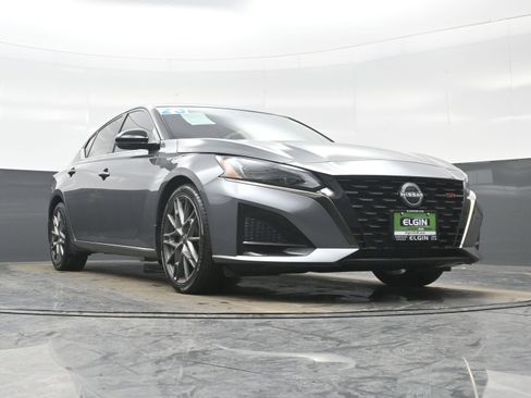 Used 2023 Nissan Altima 2.0 SR image 32