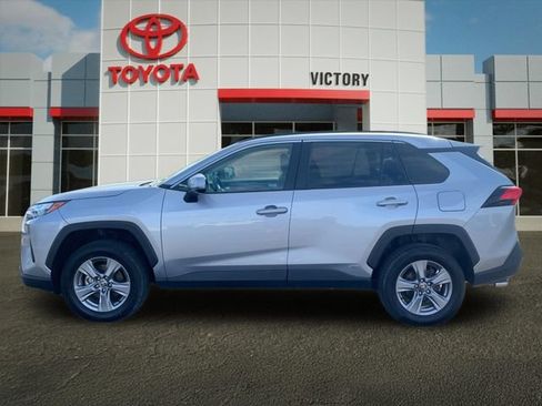 Used 2025 Toyota RAV4 XLE AWD/4WD image 6