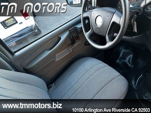 Used 2011 GMC Savana 3500 image 12