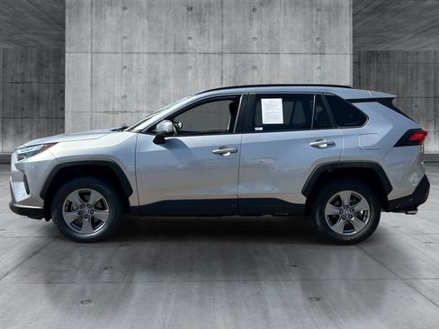 Used 2024 Toyota RAV4 XLE AWD/4WD image 2